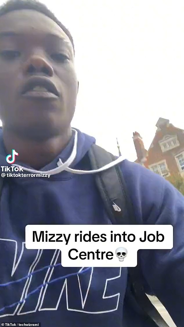 أظهر TikTok هذا ركوب Mizzy إلى مركز التوظيف وشاهده المعجبون عبر الإنترنت عدة مرات