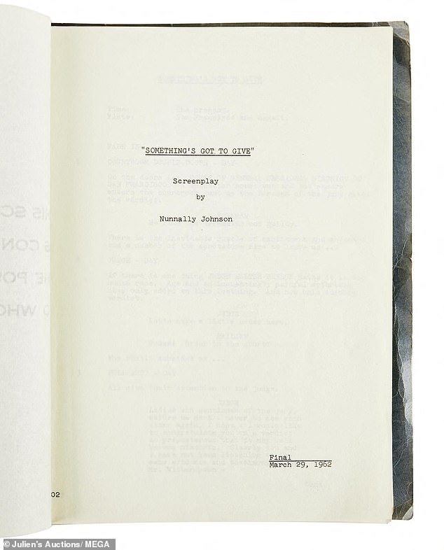 يعود تاريخ سيناريو الفيلم غير المكتمل، الذي صاغته نونالي جونسون، إلى 62 مارس 1962، أي قبل أقل من خمسة أشهر من وفاة مونرو.