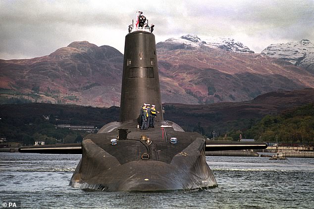 في الصورة: الغواصة البحرية الملكية HMS Vanguard التي تحمل صواريخ ترايدنت.  سيتم استبدال الأسطول بالسفن الجديدة