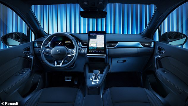 التصميم الداخلي مشابه مرة أخرى لـ Captur وScenic، مع إعداد يعتمد على Google