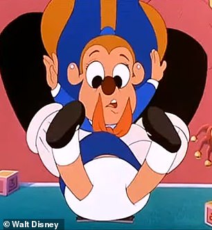 تم تذكير المعلقين الآخرين بمشهد من فيلم والت ديزني، يسمى The Goofy Movie، حيث استخدم أحد شخصيات الرسوم المتحركة اسمه بيت شرائط الفيلكرو لإبقاء الأطفال ثابتين أثناء التقاط الصور الاحترافية.