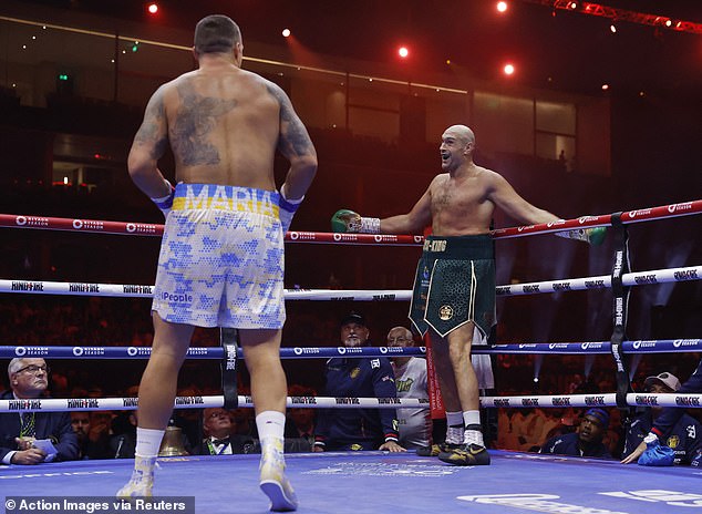 سخر ملك الغجر من Usyk طوال القتال على الرغم من كونه ثاني أفضل لاعب في الليل