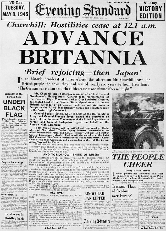 في الصورة: الغلاف الأمامي لصحيفة The Evening Standard في يوم VE، 8 مايو 1945، معلنا نهاية الحرب العالمية الثانية