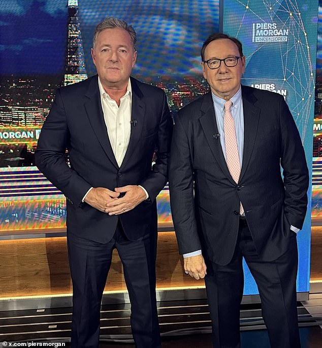 وفي حديثه إلى Piers Morgan Uncentriced، قال الحائز على جائزة الأوسكار مرتين إنه الآن على حافة الإفلاس بسبب الرسوم القانونية التي تبلغ مليون دولار، واضطر إلى بيع منزله