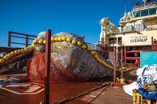 منذ عام 2019، كانت منظمة Ocean Cleanup غير الربحية في مهمة لتغيير هذا من خلال مشروع بقيمة 189 مليون دولار يهدف إلى التغلب على وحش المحيط الاصطناعي على مدى السنوات العشر القادمة.