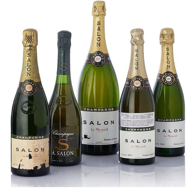 محتدمة: هناك خمس زجاجات من Salon Le Mesnil وBlanc de Blancs 1971 Champagne معروضة للبيع بالمزاد، بسعر يقدر بما يتراوح بين 14000 إلى 18000 يورو