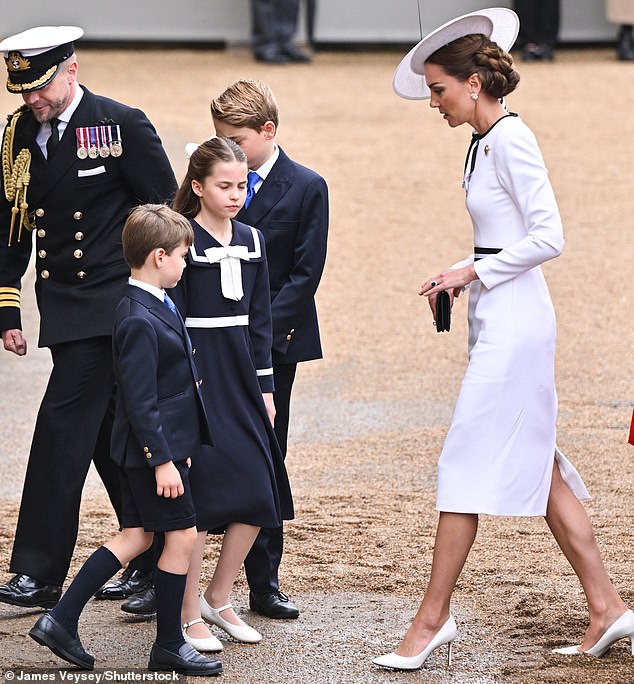 الأمير جورج والأميرة شارلوت والأمير لويس وكيت في Trooping The Color اليوم