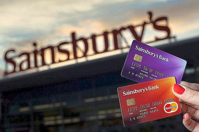 الصفقة: ستدفع شركة Sainsbury's مبلغ 125 مليون جنيه إسترليني لشركة NatWest لأخذ 1.1 مليار جنيه إسترليني من أرصدة بطاقات الائتمان، و1.4 مليار جنيه إسترليني من القروض الشخصية غير المضمونة، و2.6 مليار جنيه إسترليني من ودائع العملاء في حسابات التوفير.