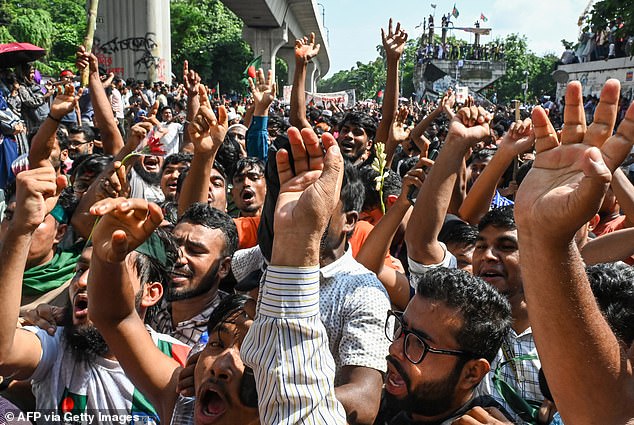 لقد تمزقت بنجلاديش بالكامل تقريبًا على مدى الأسابيع القليلة الماضية بسبب حملة القمع الشرسة التي شنتها حكومة البلاد على الاضطرابات المدنية.
