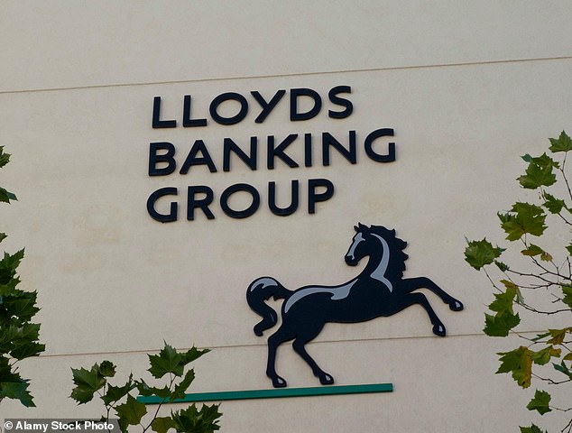 الشركات البريطانية Lloyds Banking Group وBP وShell وNational Grid كلها ضمن العشرة الأوائل من بين الاستثمارات الأكثر شعبية بين الأشخاص الذين تزيد أعمارهم عن 60 عامًا في AJ Bell