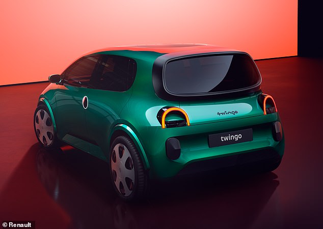 يعود Twingo بشكل أفضل في الكفاءة في الفصل 6.2 ميل لكل كيلوواط ساعة - ولكن يبقى هذا يجب رؤيته عندما تبدأ محركات الاختبار