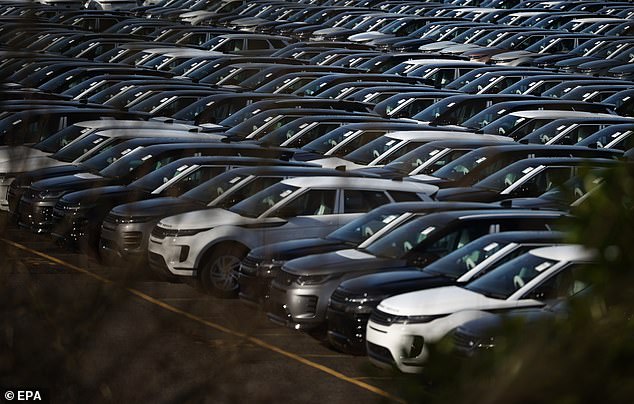 في الشهر الماضي ، أعلن منتج Range Rover أنه قد توقف عن الشحنات إلى الولايات المتحدة لأنها عملت على