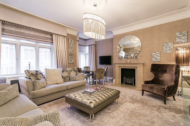 من عاش في شقة مثل هذا؟ 105 أصبح Mount Street Pied-à-Terre في أغسطس 1900