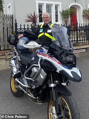 يقول كريس بالمر ، وهو متسابق متقدم IAM Roadsmart - في الصورة مع دراجة BMW R1250GS Adventure ، إنه تعرض لأعقاب السجائر التي تم إزالتها من نوافذ السيارة