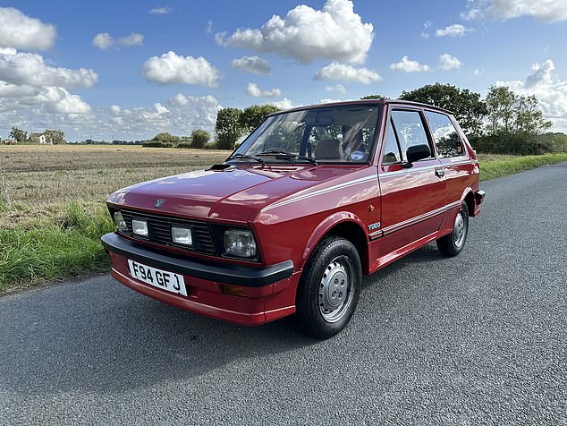 قدمت العلامة التجارية اليوغوسلافية - ومن هنا جاءت اسم yugo 45 إلى سوق المملكة المتحدة في عام 1981 باعتبارها عبارة
