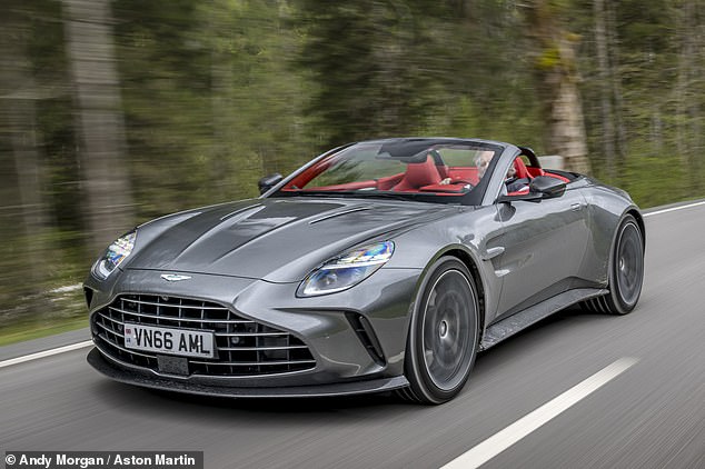 يتم تشغيل V8 Vantage Roadster بواسطة محرك ASTON MARTIN من ASTON 665HP 4.0 لتر V8 TWIN-TURBO