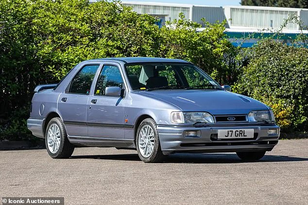 هذا النموذج عام 1991 هو التكرار النهائي لسييرا RS Cosworth الذي يغير اللعبة ، وهو مثال أصلي مع الدفع الرباعي و Moonstone Blue