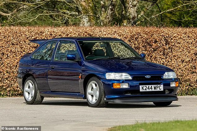 في Pacifica Blue ، غطى هذا Cosworth فقط 25000 ميل ، حارس مرمى سابق ، مما يجعل هذا الطراز Turbo Big Turbo هو بلا شك