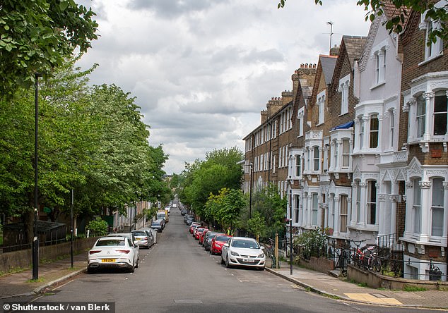 من الناحية الرسمية أغلى مكان لإيقاف سيارة خارج منزلك في منطقة Islington في لندن. يتم فرض رسوم على سائقي نماذج الديزل التي تزيد عن 256 جم/كم ثاني أكسيد الكربون