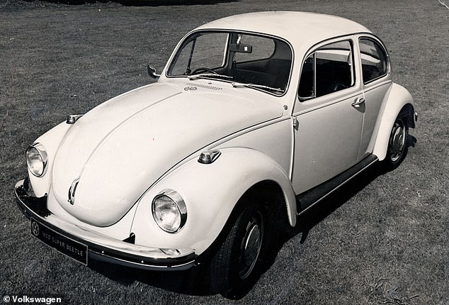 Beetle Volkswagen هي أطول سيارة على قيد الحياة في التاريخ مع إنتاج تمتد لمدة 65 عامًا