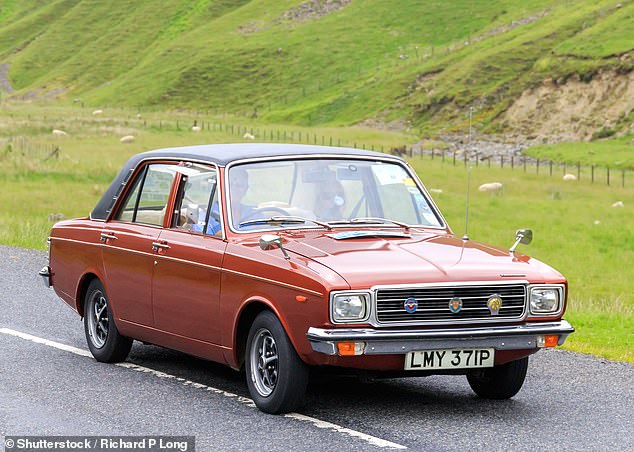 انتهى هيلمان هنتر إلى أن يشبه إلى حد ما مثل Mk2 Ford Cortina ، لكنه أصبح أحد أكثر السيارات مبيعًا في بريطانيا خلال إنتاجه لمدة 13 عامًا