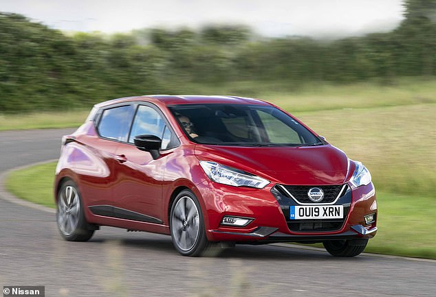تم إنتاج الجيل السابق Micra بالشراكة مع Renault باستخدام نفس النظام الأساسي مثل CLIO. كانت معروضة للبيع في بريطانيا من عام 2016 ولكن تم حذفها من النطاق في عام 2023