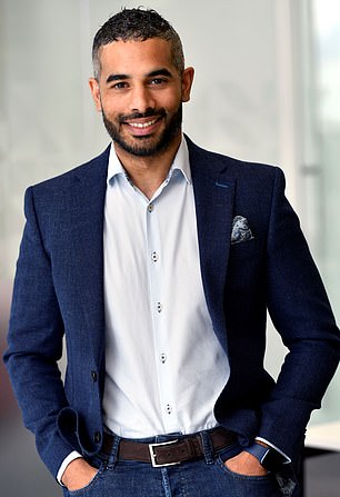سيمون بيترز ، من منصة التداول etoro