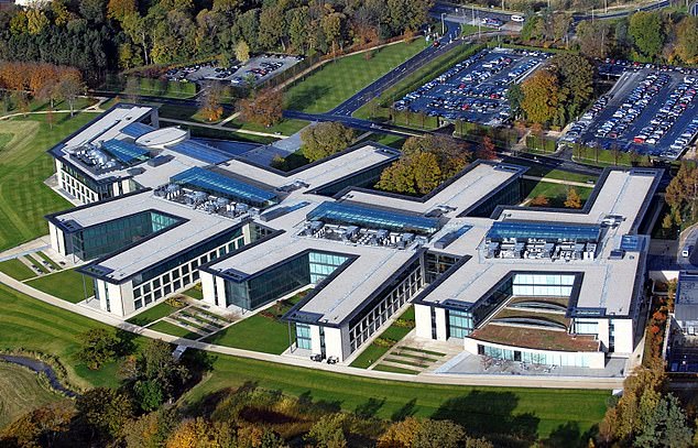 RBS's Gogarburn Complex خارج إدنبرة. في عام 2008 ، كان البنك الأكبر في العالم