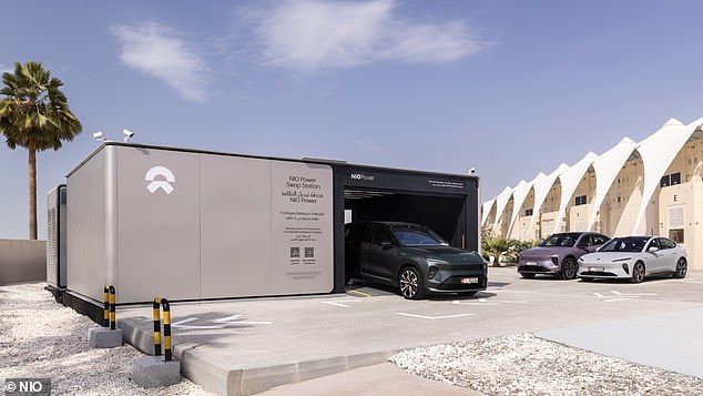 تتمتع أحدث محطات تبادل الطاقة 4.0 من NIO بالقدرة على تغيير البطاريات في غضون دقيقتين - 144 ثانية ، لتكون دقيقة - وتقديم الخدمة إلى 480 مركبة يوميًا