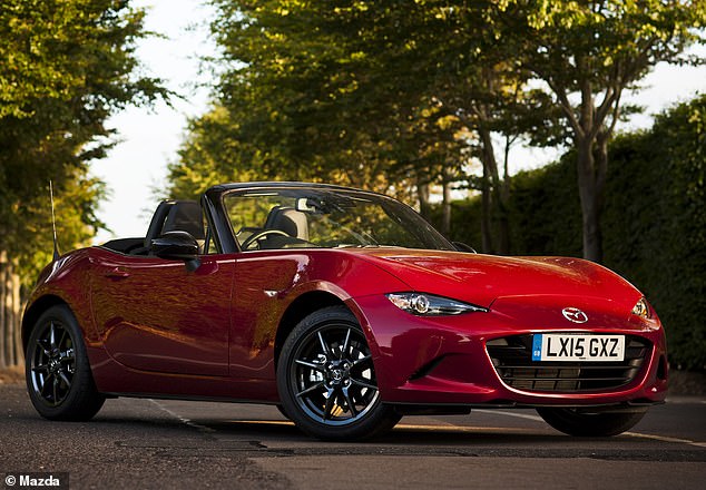 تم تصنيف Mazda MX-5 أكثر سيارة قابلة للتحويل موثوقية يمكنك شراؤها في بريطانيا ، بناءً على حجم مطالبات الضمان. يمكن الحصول على مثال عمره 10 سنوات - والذي يعتمد على النموذج الحالي - مقابل أقل من 11 جنيهًا إسترلينيًا اليوم