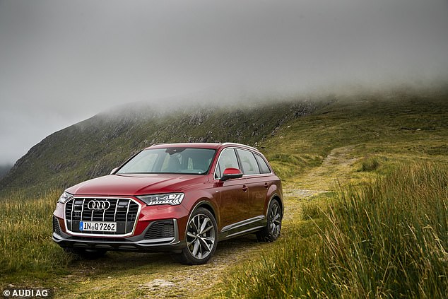 في عام 2024 ، شكلت EVs أقل من 10 ٪ من المبيعات العالمية لـ Audi¿s. لقد خططت في الأصل لبناء آخر سيارتها الجليدية العام المقبل مع الجيل التالي من Q7 (في الصورة)