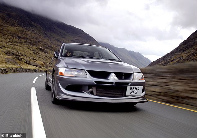 حب البنزين الحب mitsubishi أيضا ، في الغالب بسبب نماذج تطور Lancer الهائلة التي كانت نسخ على الطريق من سيارتها المذهلة المذهلة