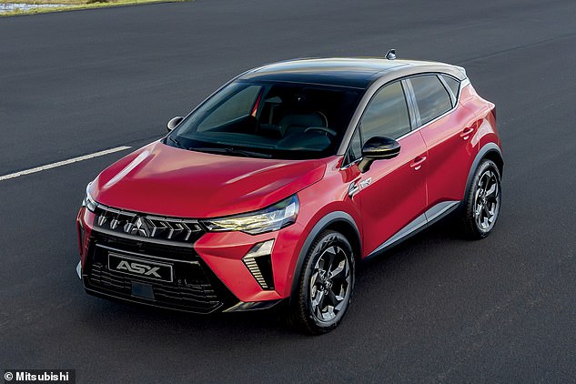 كما قام Mitsubishi ببيع ASX الجديد في أوروبا ، وهو مرة أخرى نموذج رينو تم إعادة تسميته - هذه المرة Renault Captur ولكن مع شارة ثلاثة دياموند على غطاء محرك السيارة وغطاء التمهيد