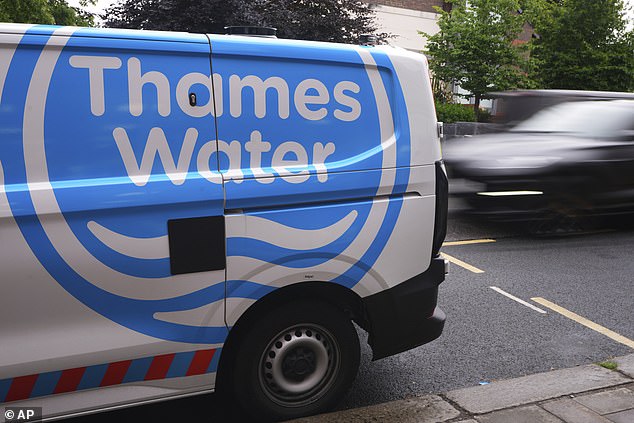 المشي لمسافات طويلة: شهدت 15 مليون عميل في Thames Water ارتفاع فواتيرهم بنسبة 31 ٪ في أبريل إلى 639 جنيهًا إسترلينيًا سنويًا ، وفقًا لجمعية التجارة Water UK