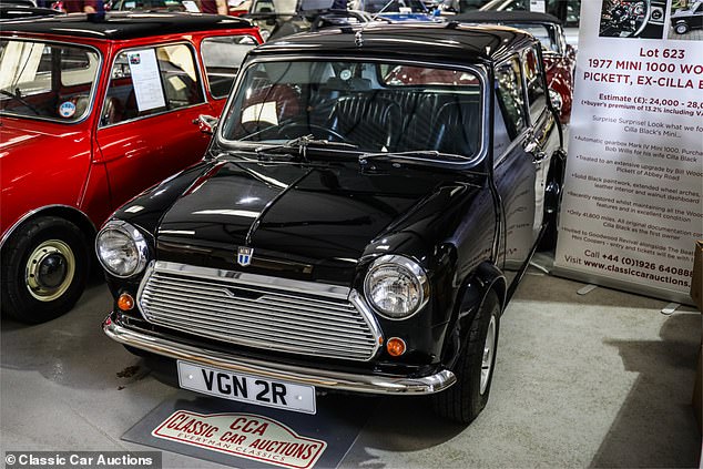 كلف Wood & Pickett في الستينيات من القرن الماضي Minis لأصحاب المشاهير بما في ذلك Elton John و Mick Jagger و Paul و Linda McCartney. تم تسليم الصورة هنا إلى Cilla Black