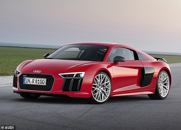يبدو أن سيارة Perkins هي سيارة Audi R8 V10 Plus لعام 2016 ، وهي سيارة عظمى ألمانية عالية الأداء ونادرة نسبيًا - وليس مركبة Webuyanycar النموذجية تميل إلى التعامل معها (ألبوم الصور)