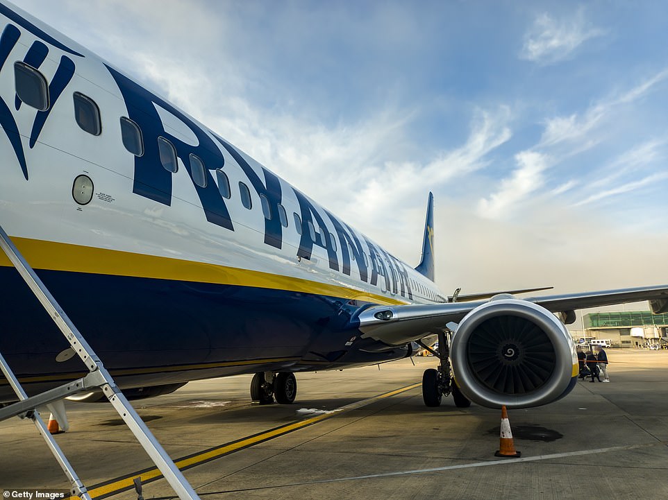 Ryanair هو أكبر عميل في Boeing في أوروبا ويتعرض بشكل خاص لتأثير التعريفات على الطائرات التجارية. ومع ذلك ، قالت شركة الطيران إنها تأمل في أن يتم الاتفاق على إعفاء بين الاتحاد الأوروبي والولايات المتحدة.