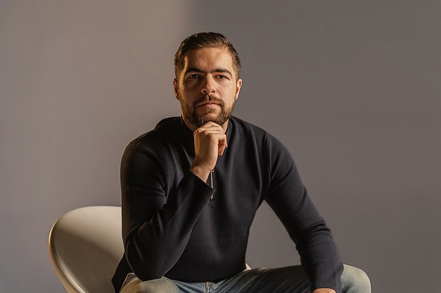 إيمون شاهر ، مؤسس خدمة المحاسبة عبر الإنترنت