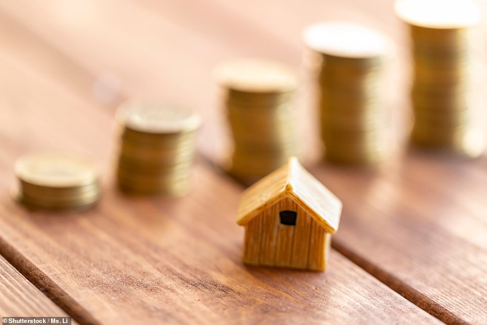 لحسن الحظ ، هناك خيارات أخرى قد تكون متاحة لمساعدتك على نقل ثروتك إلى ابنتك. يرد ديفيد دينتون ، خبير الضرائب في كويلتر تشيفيوت: مع وصول العبء الضريبي إلى أعلى مستوى في الآونة الأخيرة وشائعات تدور حول المزيد من الزيادات الضريبية القادمة ، من المفهوم أن المستهلكين قد يرغبون في إيجاد طرق لخفض فاتورة الضرائب الخاصة بهم. ومع ذلك ، يتم تشغيل السلطات الضريبية بحق إلى إمكانية إساءة استخدام النظام والأشخاص الذين يعتقدون ما يعتقدون أنه طرق جديدة وجديدة لتجنب الضرائب. قد يكون البعض شرعيًا ، لكن بالنسبة للغالبية العظمى من المحتمل أن يسببوا مشاكل أكثر مما يستحق.
