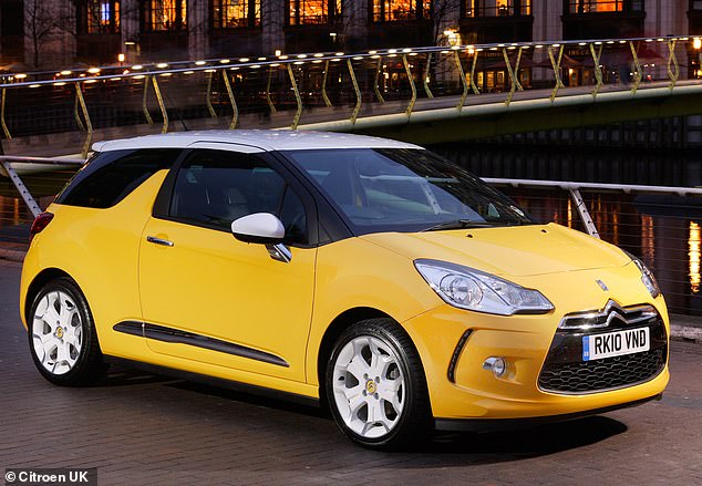 يتأثر الجيل الأول من DS3 التي تحمل علامة Citroen - التي تم إنتاجها بين عامي 2009 و 2016 - مع مالكيهم الذين لم يقروشوا بعد إشعار استدعاء الوسادة الهوائية بالتوقف عن قيادة سياراتهم