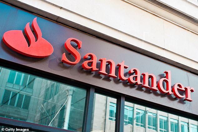 وعد مكسور: سيتعين على عملاء Santander Business دفع 9.99 جنيهًا إسترلينيًا شهريًا لحساب