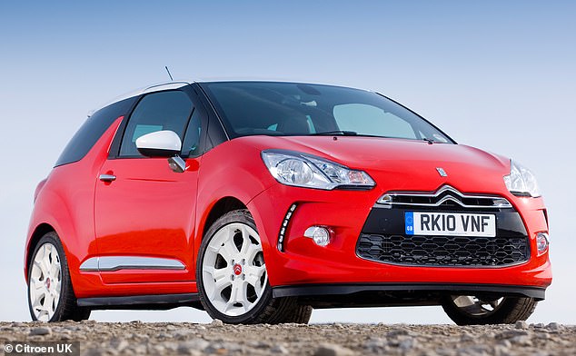 يتأثر الجيل الأول DS3 - الذي تم إنتاجه بين عامي 2009 و 2019 بموجب العلامة التجارية Citroen و DS -