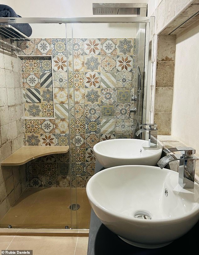 أنيقة: قام روبيا بتثبيت لمسات حديثة بحيث تمتزج مع ميزات منزل الفترة