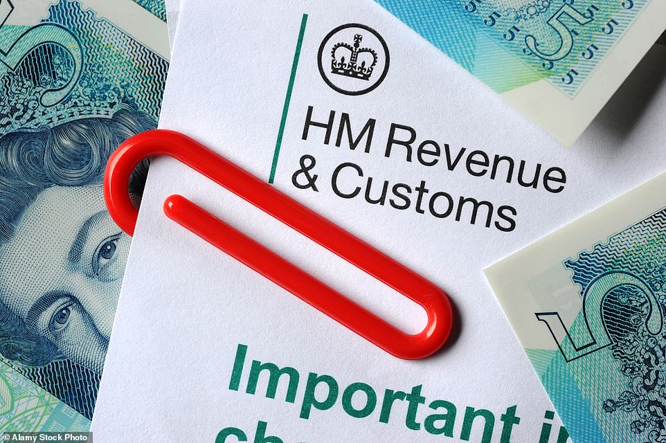 تظهر البيانات أن HMRC تسلم المزيد من فواتير الضرائب على الفوائد الادخار أكثر من المتوقع سابقًا. تم تقديم طلب FOI من قبل AJ Bell العام الماضي وأظهرت HMRC في ذلك الوقت سيتم فرض ضرائب على 2.1 مليون مدخن في 2024/25 ، ولكن التقدير منذ ذلك الحين ارتفع أكثر من 25 في المائة إلى 2.52 مليون. بالنسبة لهذه السنة المالية ، من المحتمل أن يدفع واحد من كل 25 من دافعي الضرائب الأساسيين ضريبة على مدخراتهم ، ارتفاعًا من أقل من واحد في 100 قبل أربع سنوات.