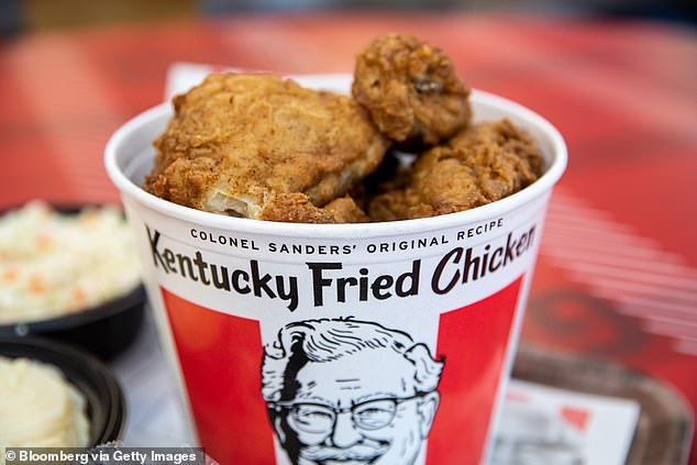 ذهب عشاق الوجبات السريعة البريطانية إلى البرية بعد أن أزعجت Greggs و KFC تعاونًا جديدًا