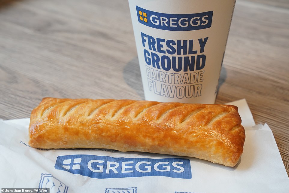ستقوم دلو مشاركة بما في ذلك ستة لفات النقانق Greggs وحوض كبير من مرق KFC أيضًا بمبلغ 10 جنيهات إسترلينية في 15 أغسطس و 16 أغسطس من خلال أوبر في لندن ومانشستر ونيوكاسل وبرمنغهام. قال مدير العلامة التجارية KFC Phoebe Syms: 'في KFC ، ننزف المرق. نذهب إلى أطوال الوسواس للذهبي السائل لدينا ، وكذلك نفعل جماهيرنا. في الواقع ، كانوا هم الذين ألهموا هذا الحدث مرة واحدة في العمر ، ودعونا إلى الشراكة مع Greggs وتوحيد المرق الشهير مع لفات النقانق المميزة.
