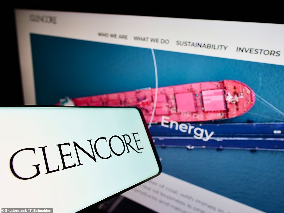 جاءت حملة خفض التكاليف عندما سجلت Glencore انخفاضًا بنسبة 14 في المائة في الأرباح الأساسية إلى 4.09 مليار جنيه إسترليني. تقع الخسائر الصافية تقريبًا إلى 493 مليون جنيه إسترليني من 175 مليون جنيه إسترليني في العام الماضي ، وسط انخفاض أسعار الفحم ، وقضايا إنتاج النحاس وعدم اليقين الناجمة عن تعريفة التوقف عن دونالد ترامب ، بما في ذلك الواردات المعدنية في الولايات المتحدة. وقالت جلينكور إن أدائها في الشوط الأول كان