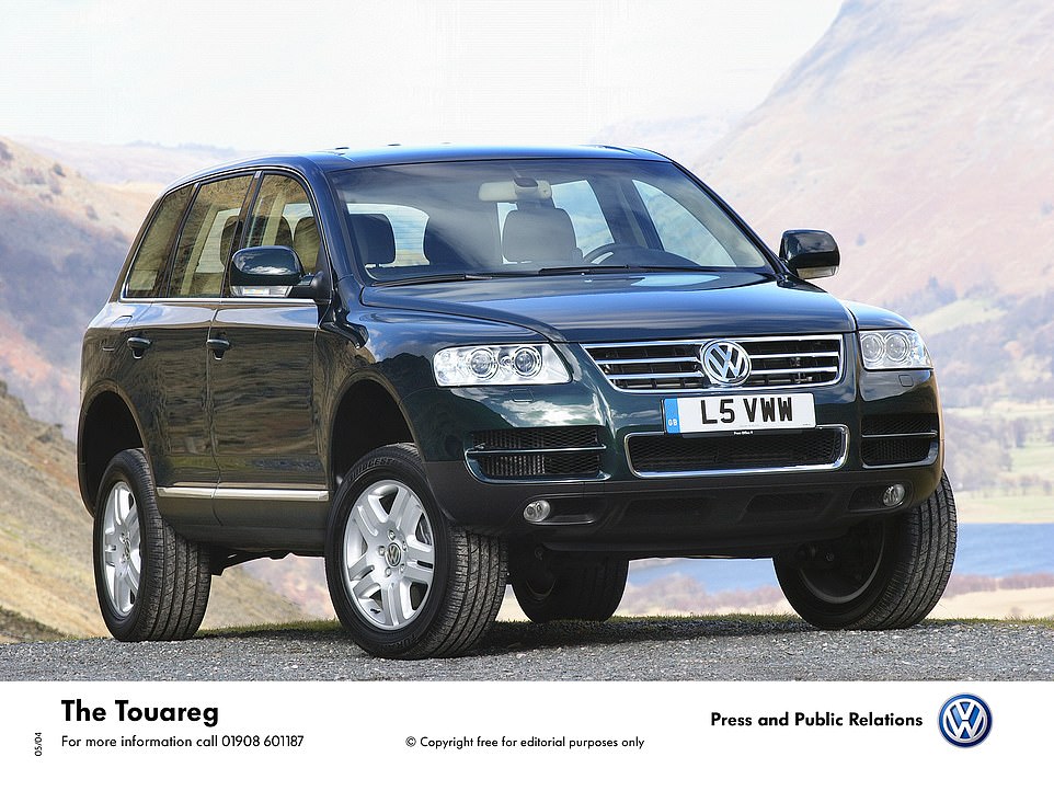 بعد إطلاقها لأول مرة في عام 2002 ، تحولت VW أكثر من 1.1 مليون في جميع أنحاء العالم عبر ثلاثة أجيال. منذ إنهاء صالون Phaeton Luxury في عام 2016 ، كان Touareg أكثر لوحة مرموقة في VW وقمة البنزين والمحاكمة ديزل. ومع ذلك ، تراجعت المبيعات إلى حوالي 1100 وحدة سنويًا في السنوات الأخيرة ، حيث سيطرت منافسيها من Audi و BMW و Mercedes و Porsche سوق سيارات الدفع الرباعي التنفيذي الكبيرة.