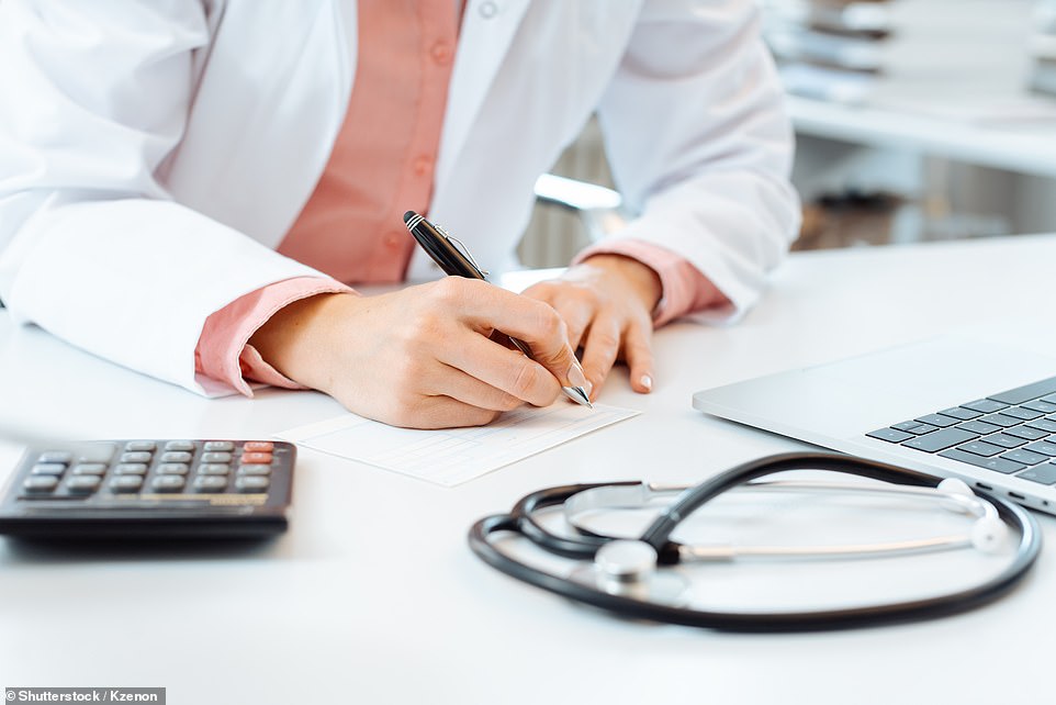 قدمت CMA الآن أمر إنفاذ أولي لمنع PHP من دمج Assura بالكامل أثناء النظر في الصفقة. أطلقت استشارة الشهر الماضي في استحواذ PHP المتفق عليها على Assura ، فيما يمثل الخطوة الأولى قبل التحقيق الرسمي.
