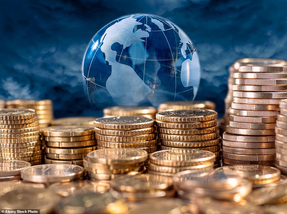 لم يكن من الواضح بالأمس ما إذا كانت أنواع الذهب الأخرى ، مثل شريط Troy Ounce 400 المستخدم في لندن ، سيخضع للتعريفات. لم يكن من الواضح أيضًا متى سيتم فرض رسوم على الذهب وإذا تقدمت بطلب إلى الصادرات من جميع البلدان.